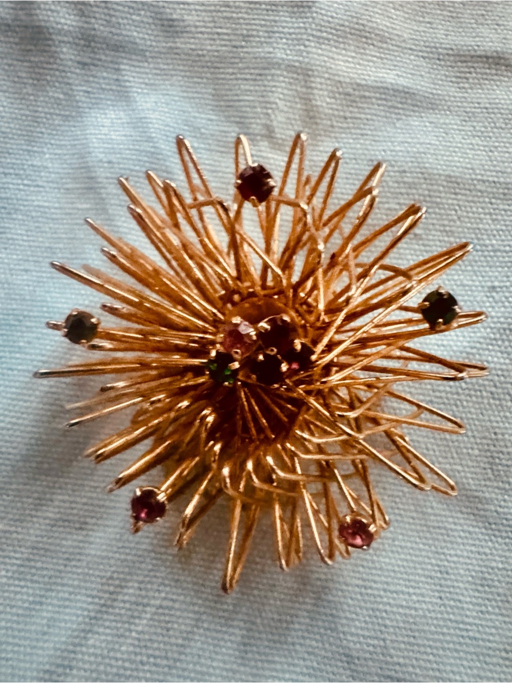 Rare Vintage Gold tone Sputnik brooch with rare coloured stones - Picture 8 of 10